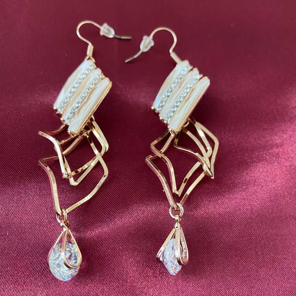 Parisian Style Crystal Drop Earrings - Picture 9 of 9